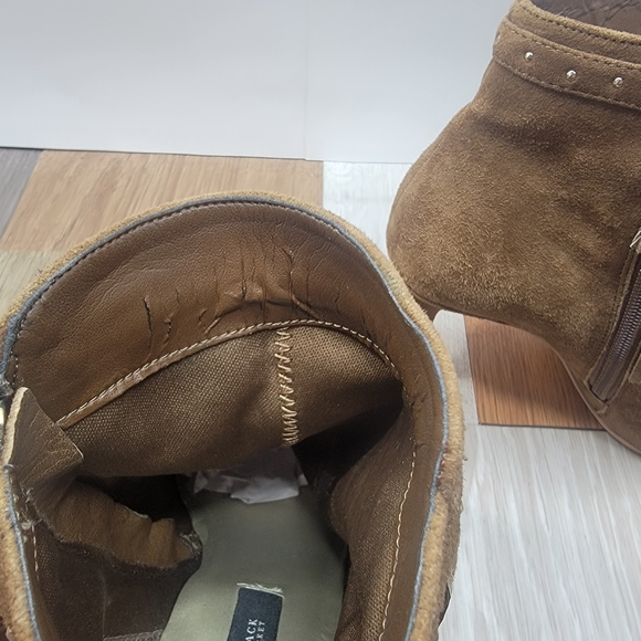 Women's Suede Chestnut Fringed Ankle Boots 6.5 Fall Closed Toe Gold Tassels - Picture 6 of 7